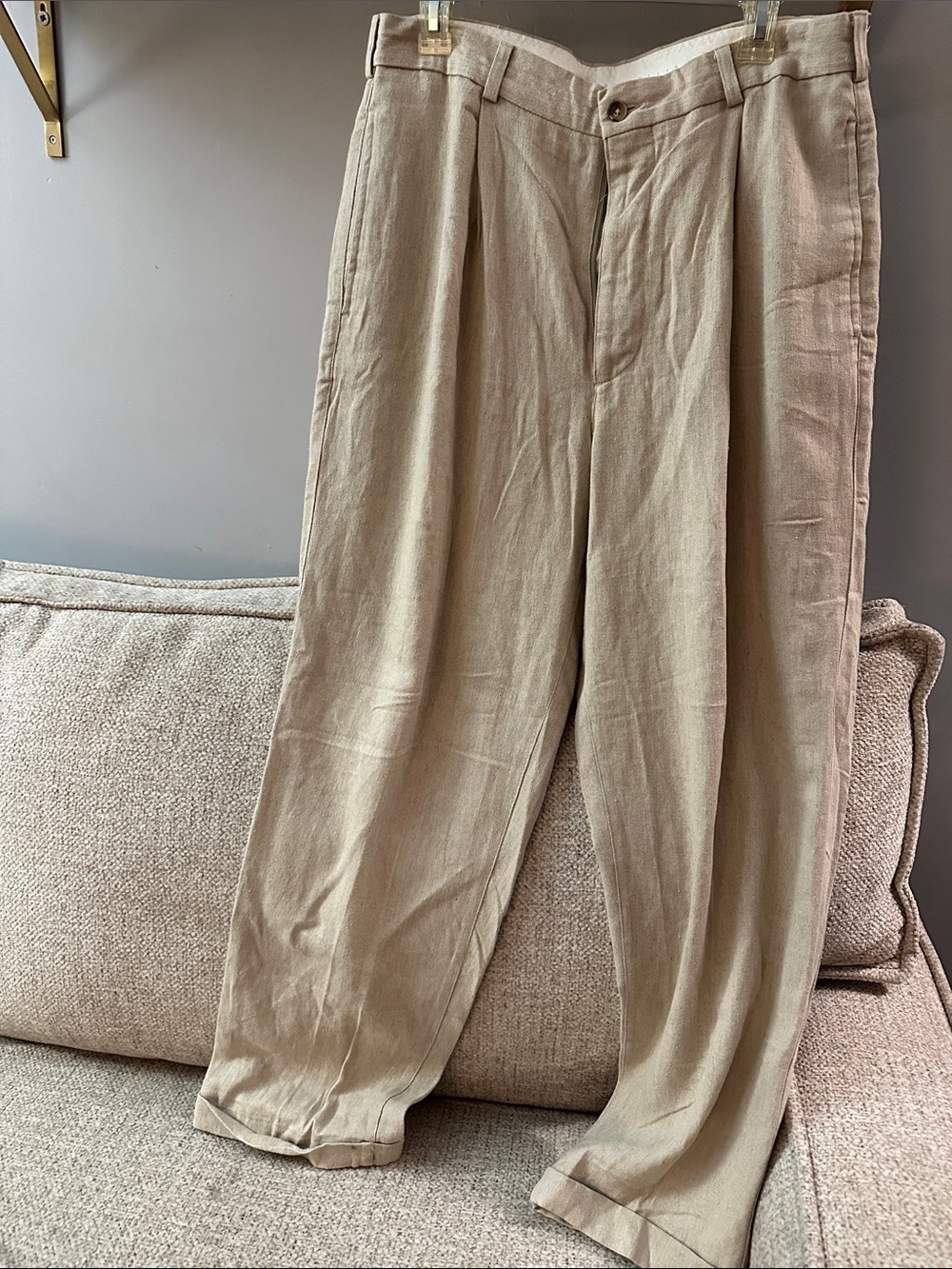 Perry Ellis Pleated Linen-Blend Chinos in Light Tan 34/30
